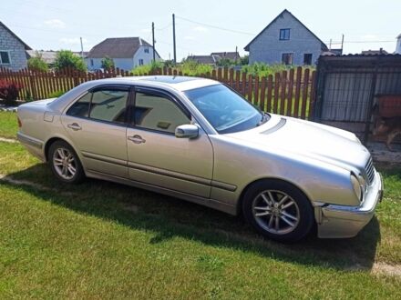 Сірий Мерседес Е-Клас, об'ємом двигуна 2.7 л та пробігом 500 тис. км за 4300 $, фото 1 на Automoto.ua