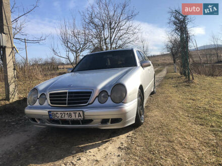 Мерседес Е-Класс 2001 в Хыров на Automoto.ua Серый Мерседес Е-Класс, объемом двигателя 2 л и пробегом 290 тыс. км за 3400 $, фото 1 на Automoto.ua