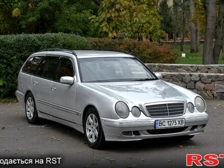 Мерседес Е-Класс 2001 в Черкассах на Automoto.ua Серый Мерседес Е-Класс, объемом двигателя 2 л и пробегом 480 тыс. км за 4199 $, фото 1 на Automoto.ua