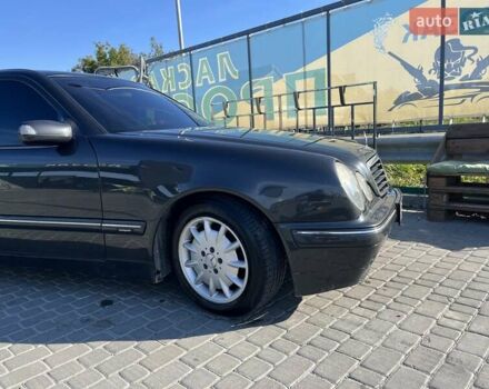 Мерседес Е-Класс 2001 в Каменце-Подольском на Automoto.ua Серый Мерседес Е-Класс, объемом двигателя 3.22 л и пробегом 380 тыс. км за 5799 $, фото 1 на Automoto.ua
