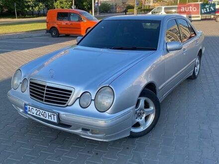 Сірий Мерседес Е-Клас, об'ємом двигуна 2.7 л та пробігом 300 тис. км за 3500 $, фото 1 на Automoto.ua