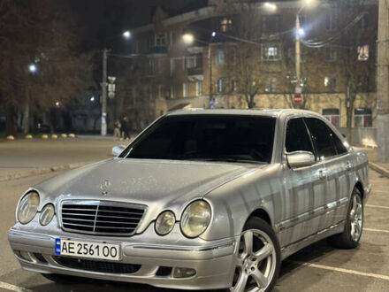 Серый Мерседес Е-Класс, объемом двигателя 3.2 л и пробегом 361 тыс. км за 5000 $, фото 1 на Automoto.ua