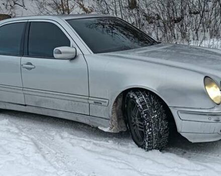 Серый Мерседес Е-Класс, объемом двигателя 3.2 л и пробегом 390 тыс. км за 4400 $, фото 1 на Automoto.ua