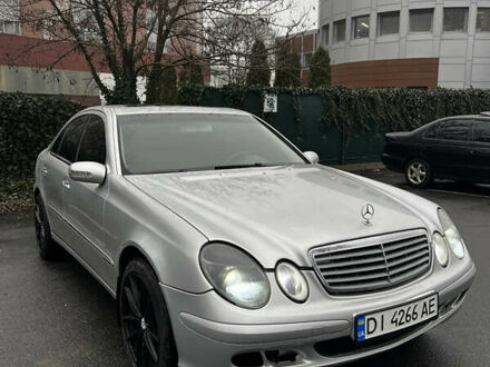 Сірий Мерседес Е-Клас, об'ємом двигуна 2.6 л та пробігом 300 тис. км за 5450 $, фото 1 на Automoto.ua