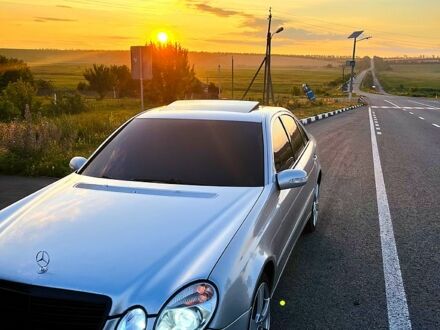 Серый Мерседес Е-Класс, объемом двигателя 2.7 л и пробегом 390 тыс. км за 7000 $, фото 1 на Automoto.ua