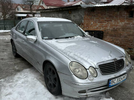 Серый Мерседес Е-Класс, объемом двигателя 2.15 л и пробегом 268 тыс. км за 4100 $, фото 1 на Automoto.ua