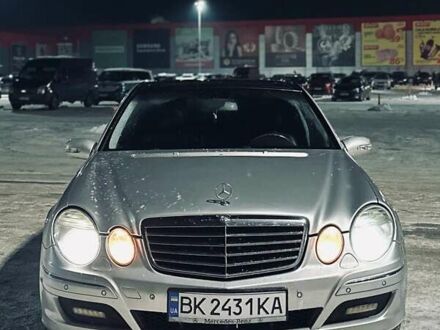 Сірий Мерседес Е-Клас, об'ємом двигуна 3.2 л та пробігом 319 тис. км за 6700 $, фото 1 на Automoto.ua