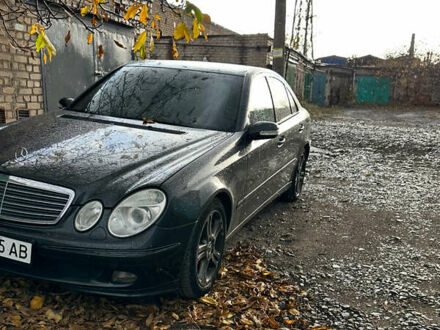 Серый Мерседес Е-Класс, объемом двигателя 2.6 л и пробегом 380 тыс. км за 5900 $, фото 1 на Automoto.ua