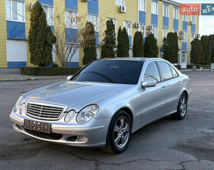 Серый Мерседес Е-Класс, объемом двигателя 5 л и пробегом 280 тыс. км за 6499 $, фото 1 на Automoto.ua