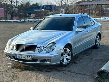 Серый Мерседес Е-Класс, объемом двигателя 2.1 л и пробегом 230 тыс. км за 5200 $, фото 1 на Automoto.ua