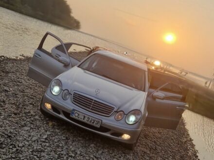Сірий Мерседес Е-Клас, об'ємом двигуна 0 л та пробігом 280 тис. км за 4554 $, фото 1 на Automoto.ua