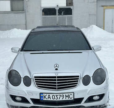 Серый Мерседес Е-Класс, объемом двигателя 3.2 л и пробегом 454 тыс. км за 8000 $, фото 1 на Automoto.ua