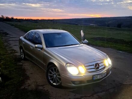 Сірий Мерседес Е-Клас, об'ємом двигуна 2.7 л та пробігом 266 тис. км за 7500 $, фото 1 на Automoto.ua