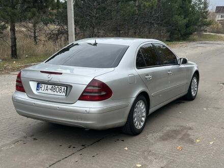 Серый Мерседес Е-Класс, объемом двигателя 2.7 л и пробегом 530 тыс. км за 3350 $, фото 1 на Automoto.ua
