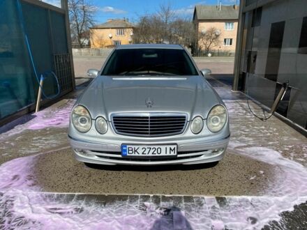 Мерседес Е-Класс 2002 в Рокитное на Automoto.ua Серый Мерседес Е-Класс, объемом двигателя 2.1 л и пробегом 450 тыс. км за 6300 $, фото 1 на Automoto.ua