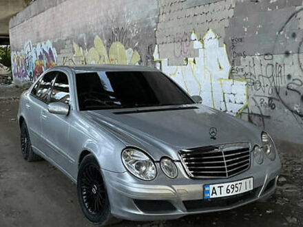 Сірий Мерседес Е-Клас, об'ємом двигуна 2.2 л та пробігом 350 тис. км за 4500 $, фото 1 на Automoto.ua