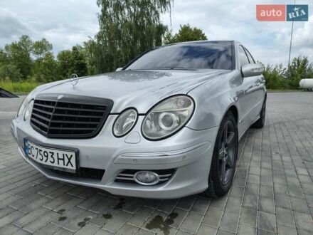 Мерседес Е-Класс 2002 в Львове на Automoto.ua Серый Мерседес Е-Класс, объемом двигателя 2.7 л и пробегом 273 тыс. км за 8350 $, фото 1 на Automoto.ua