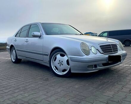 Серый Мерседес Е-Класс, объемом двигателя 2 л и пробегом 320 тыс. км за 4500 $, фото 1 на Automoto.ua