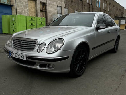 Сірий Мерседес Е-Клас, об'ємом двигуна 2.2 л та пробігом 428 тис. км за 4800 $, фото 1 на Automoto.ua