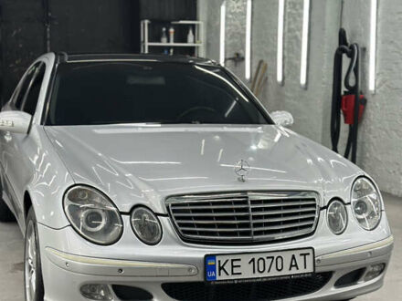 Сірий Мерседес Е-Клас, об'ємом двигуна 4.97 л та пробігом 286 тис. км за 8200 $, фото 1 на Automoto.ua