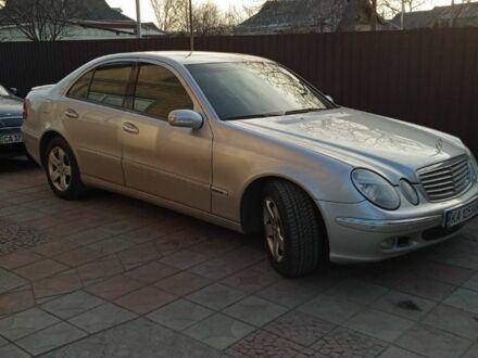 Сірий Мерседес Е-Клас, об'ємом двигуна 3.2 л та пробігом 350 тис. км за 6500 $, фото 1 на Automoto.ua