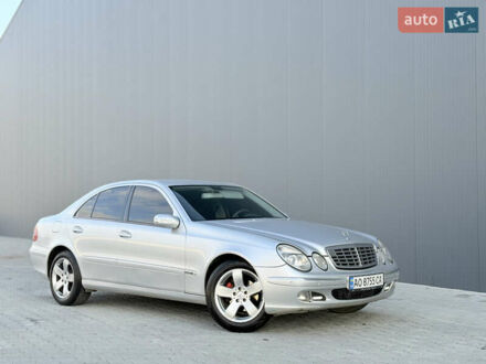 Сірий Мерседес Е-Клас, об'ємом двигуна 2.7 л та пробігом 300 тис. км за 5999 $, фото 1 на Automoto.ua
