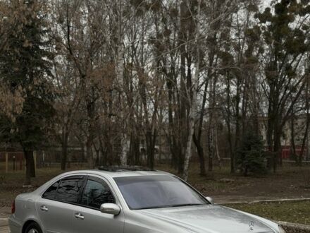 Серый Мерседес Е-Класс, объемом двигателя 2.7 л и пробегом 335 тыс. км за 4550 $, фото 1 на Automoto.ua