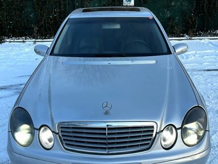 Серый Мерседес Е-Класс, объемом двигателя 2.6 л и пробегом 320 тыс. км за 5250 $, фото 1 на Automoto.ua