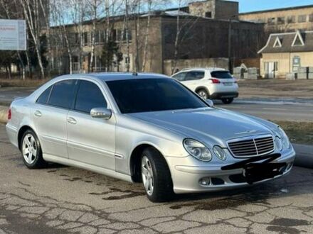 Сірий Мерседес Е-Клас, об'ємом двигуна 2.2 л та пробігом 250 тис. км за 5500 $, фото 1 на Automoto.ua