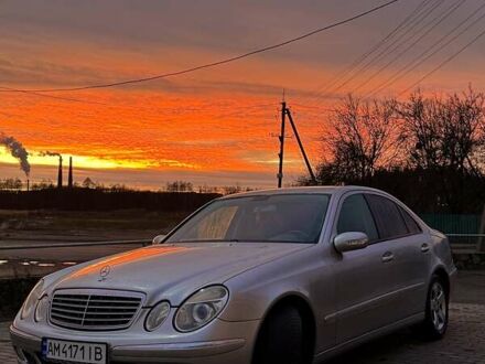 Серый Мерседес Е-Класс, объемом двигателя 2.69 л и пробегом 428 тыс. км за 7200 $, фото 1 на Automoto.ua