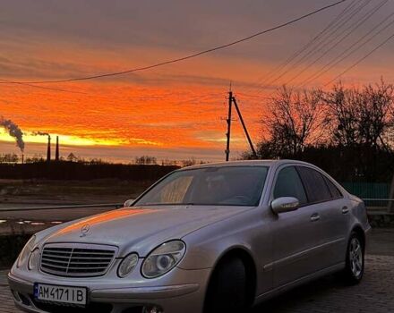 Серый Мерседес Е-Класс, объемом двигателя 2.69 л и пробегом 428 тыс. км за 7200 $, фото 1 на Automoto.ua