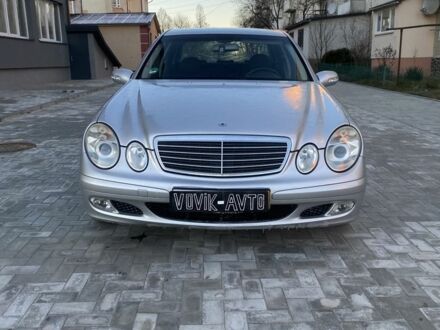 Сірий Мерседес Е-Клас, об'ємом двигуна 2.2 л та пробігом 200 тис. км за 3500 $, фото 1 на Automoto.ua