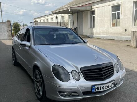 Серый Мерседес Е-Класс, объемом двигателя 3.2 л и пробегом 350 тыс. км за 4909 $, фото 1 на Automoto.ua