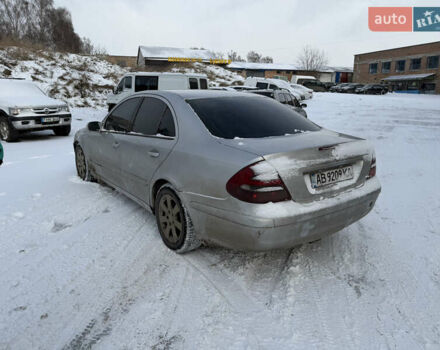 Серый Мерседес Е-Класс, объемом двигателя 2.15 л и пробегом 450 тыс. км за 2650 $, фото 1 на Automoto.ua