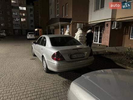 Сірий Мерседес Е-Клас, об'ємом двигуна 2.6 л та пробігом 300 тис. км за 5500 $, фото 1 на Automoto.ua