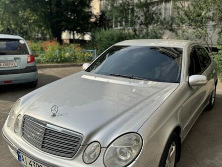 Мерседес Е-Класс 2002 в Киеве на Automoto.ua Серый Мерседес Е-Класс, объемом двигателя 2.2 л и пробегом 400 тыс. км за 4999 $, фото 1 на Automoto.ua