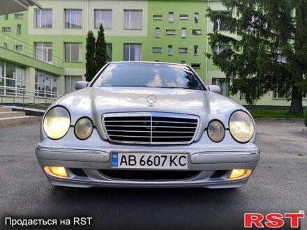 Серый Мерседес Е-Класс, объемом двигателя 2.8 л и пробегом 358 тыс. км за 3700 $, фото 1 на Automoto.ua