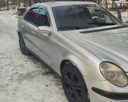 Серый Мерседес Е-Класс, объемом двигателя 2.15 л и пробегом 393 тыс. км за 5200 $, фото 1 на Automoto.ua