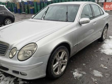 Серый Мерседес Е-Класс, объемом двигателя 2.2 л и пробегом 490 тыс. км за 6500 $, фото 1 на Automoto.ua