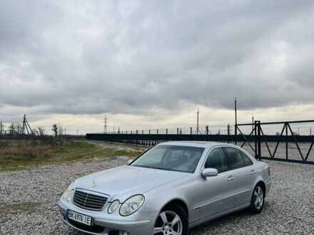 Сірий Мерседес Е-Клас, об'ємом двигуна 2.2 л та пробігом 325 тис. км за 6700 $, фото 1 на Automoto.ua