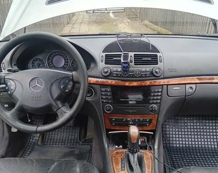 Серый Мерседес Е-Класс, объемом двигателя 2 л и пробегом 359 тыс. км за 5300 $, фото 1 на Automoto.ua