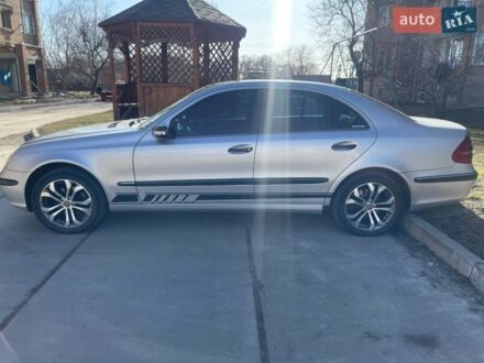 Серый Мерседес Е-Класс, объемом двигателя 2.2 л и пробегом 440 тыс. км за 6800 $, фото 1 на Automoto.ua