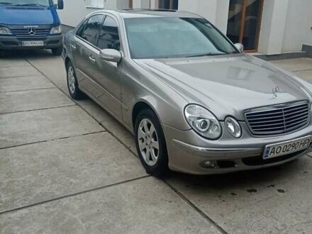Мерседес Е-Класс 2003 в Береговом на Automoto.ua Серый Мерседес Е-Класс, объемом двигателя 3.2 л и пробегом 340 тыс. км за 6500 $, фото 1 на Automoto.ua