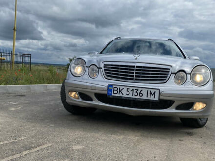 Мерседес Е-Класс 2003 в Ровно на Automoto.ua Серый Мерседес Е-Класс, объемом двигателя 2.15 л и пробегом 366 тыс. км за 5750 $, фото 1 на Automoto.ua