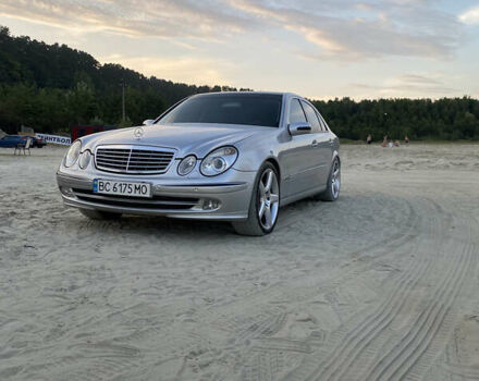 Мерседес Е-Класс 2003 в Львове на Automoto.ua Серый Мерседес Е-Класс, объемом двигателя 4 л и пробегом 330 тыс. км за 9500 $, фото 1 на Automoto.ua