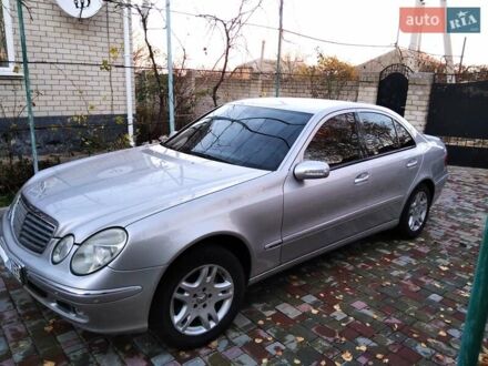 Мерседес Е-Класс 2003 в Александрие на Automoto.ua Серый Мерседес Е-Класс, объемом двигателя 3.2 л и пробегом 325 тыс. км за 9899 $, фото 1 на Automoto.ua