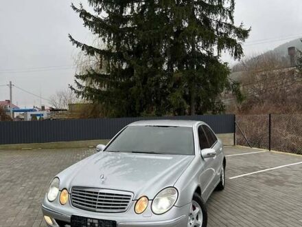 Серый Мерседес Е-Класс, объемом двигателя 2.2 л и пробегом 320 тыс. км за 5200 $, фото 1 на Automoto.ua