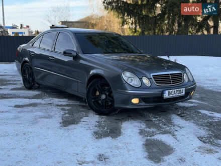 Сірий Мерседес Е-Клас, об'ємом двигуна 3.2 л та пробігом 320 тис. км за 4250 $, фото 1 на Automoto.ua