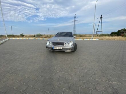 Мерседес Е-Клас 2003 у Измаиле на Automoto.ua Сірий Мерседес Е-Клас, об'ємом двигуна 3.2 л та пробігом 400 тис. км за 3000 $, фото 1 на Automoto.ua