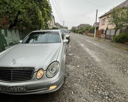 Серый Мерседес Е-Класс, объемом двигателя 2.2 л и пробегом 400 тыс. км за 3500 $, фото 1 на Automoto.ua